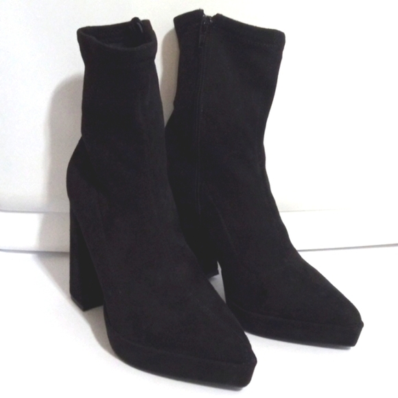 BAMBOO BLACK FAUX SUEDE PLATFORM STACK HEEL ANKLE BOOTS SIZE 7.5 NWT - Picture 2 of 7